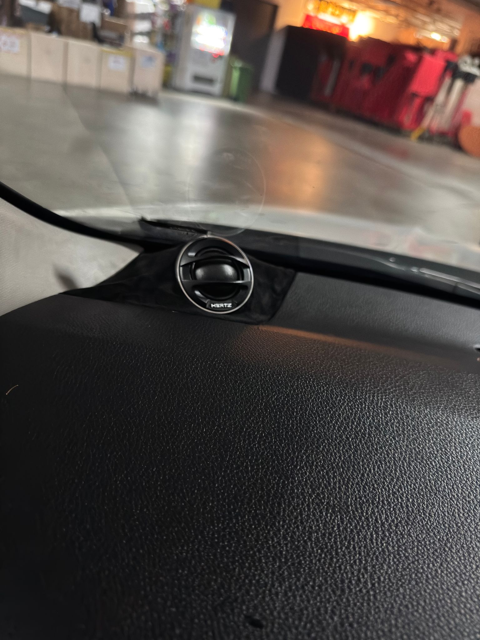 Honda Vezel with Hertz ML 280.3